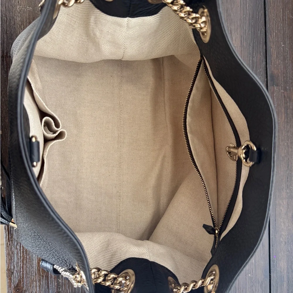 GUCCI Black Leather Soho Chain Tote - Picture 10 of 13